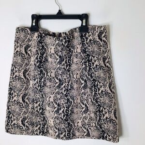Free People skirt medium snakeskin